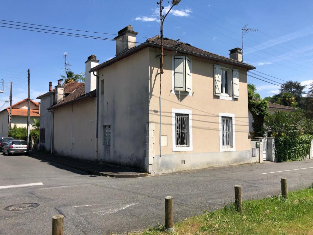 Petite Maison Avec Terrasse Jurancon Luaran gambar