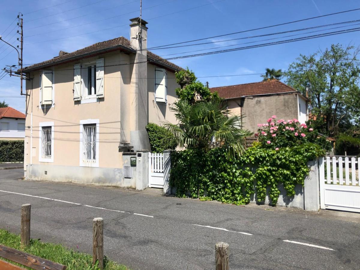 Petite Maison Avec Terrasse Jurancon Luaran gambar