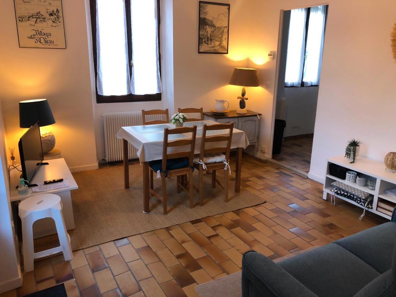 Petite Maison Avec Terrasse Jurancon Luaran gambar